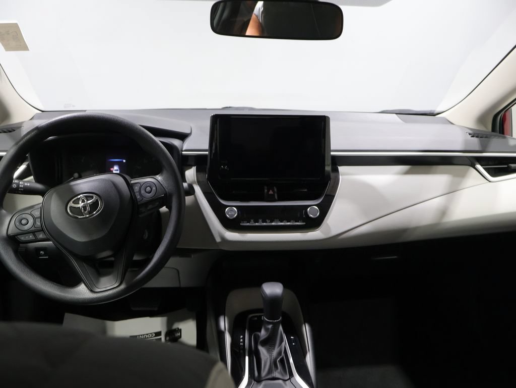 Used 2025 Toyota Corolla LE FWD image 17