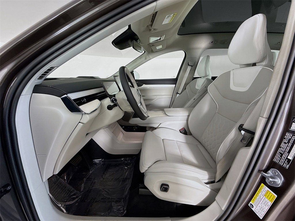 New 2025 Volvo EX90 Ultra w/ Protection Package Premier image 21