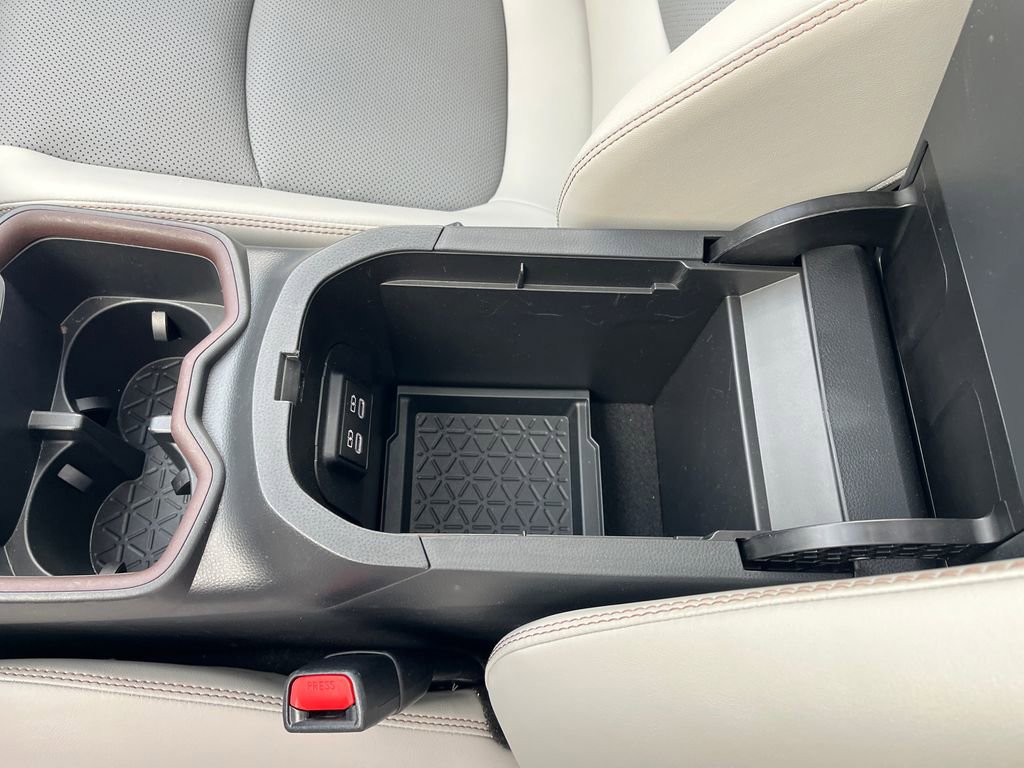 Used 2024 Toyota RAV4 Limited image 26