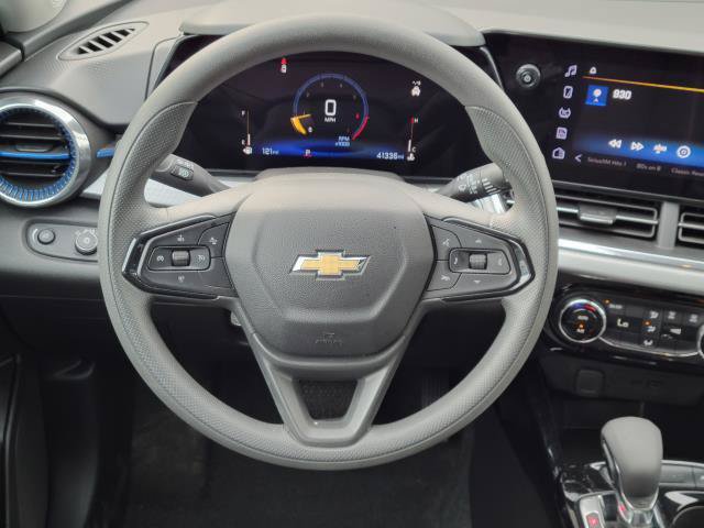 Used 2025 Chevrolet Trax LT FWD image 28