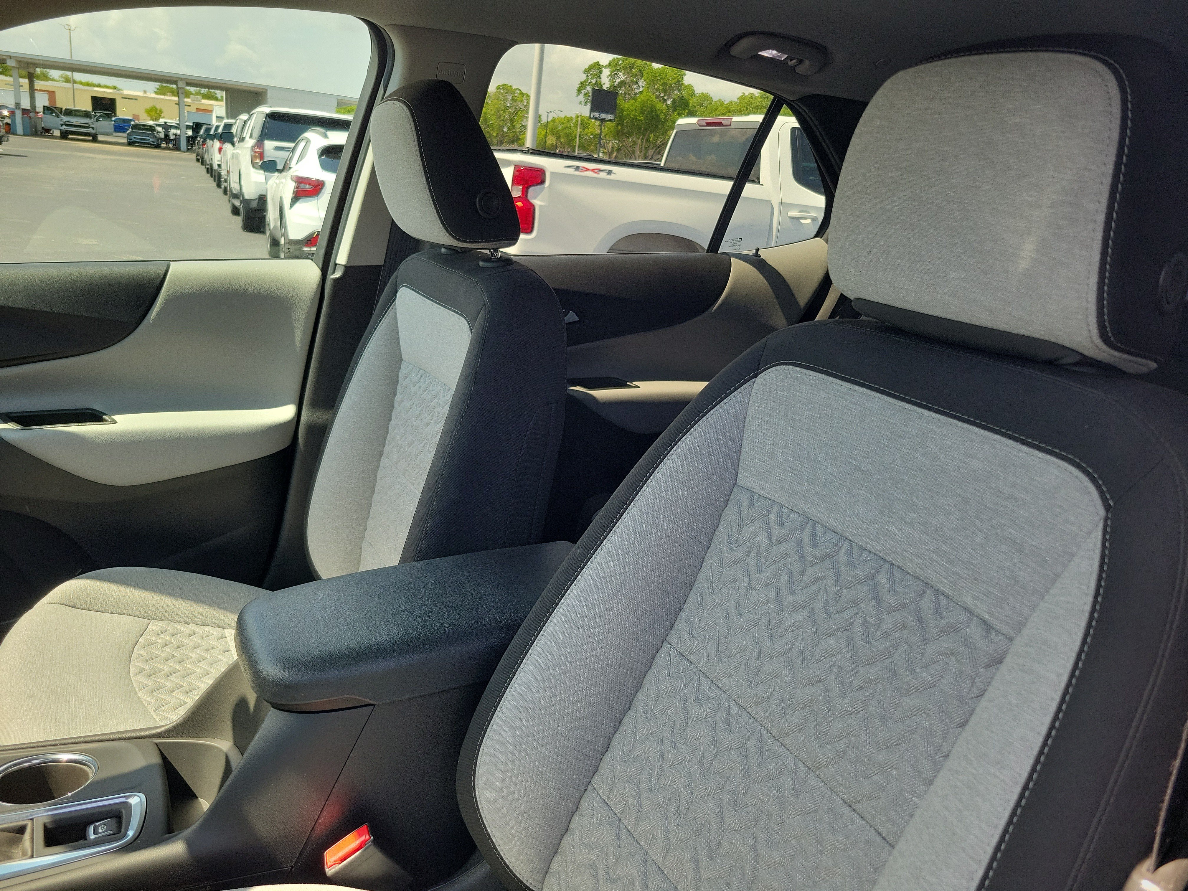 Used 2023 Chevrolet Equinox LT FWD image 15