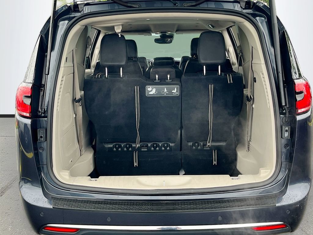 Certified 2021 Chrysler Pacifica Touring-L w/ Uconnect Theater Family Group image 26