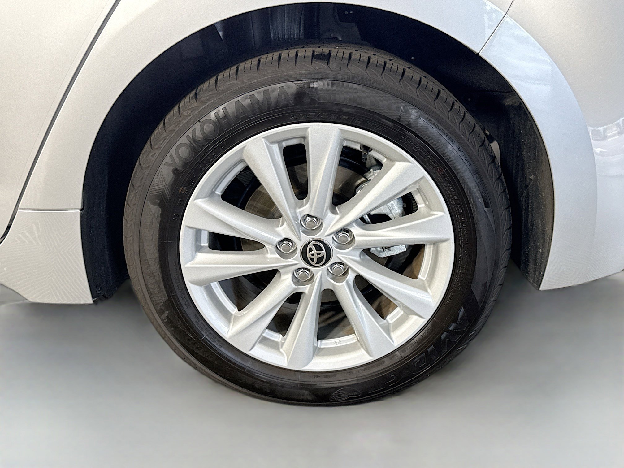 Used 2025 Toyota Corolla SE FWD image 37