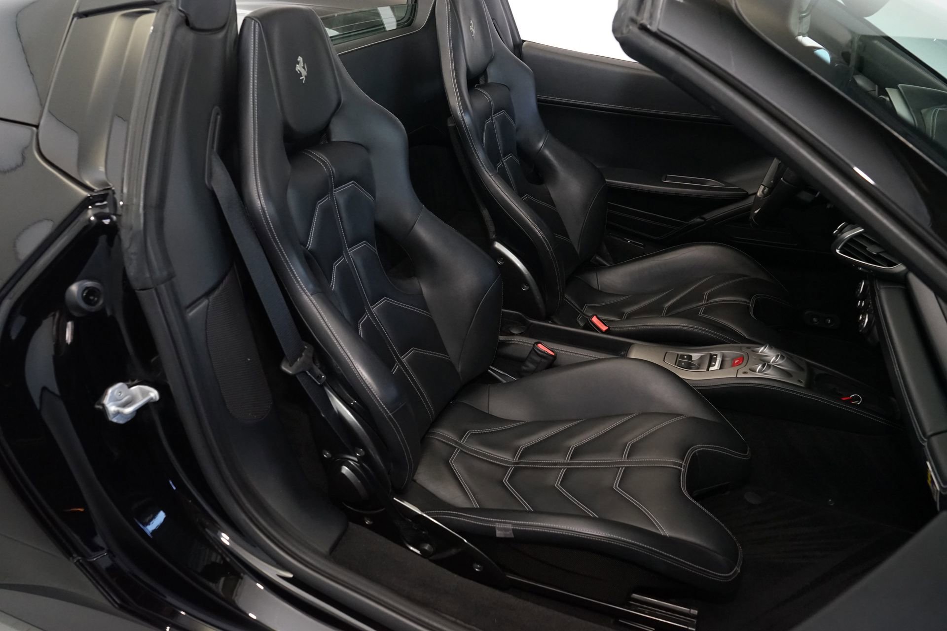 Used 2015 Ferrari 458 Spider image 11