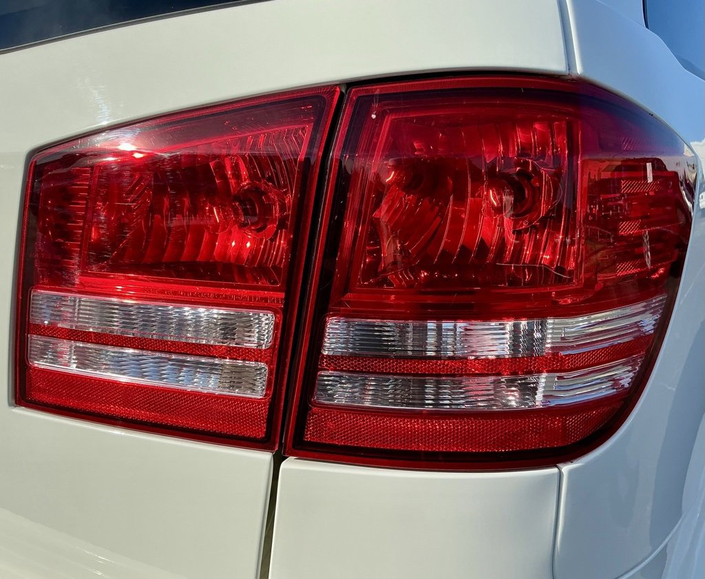 Used 2020 Dodge Journey SE image 17