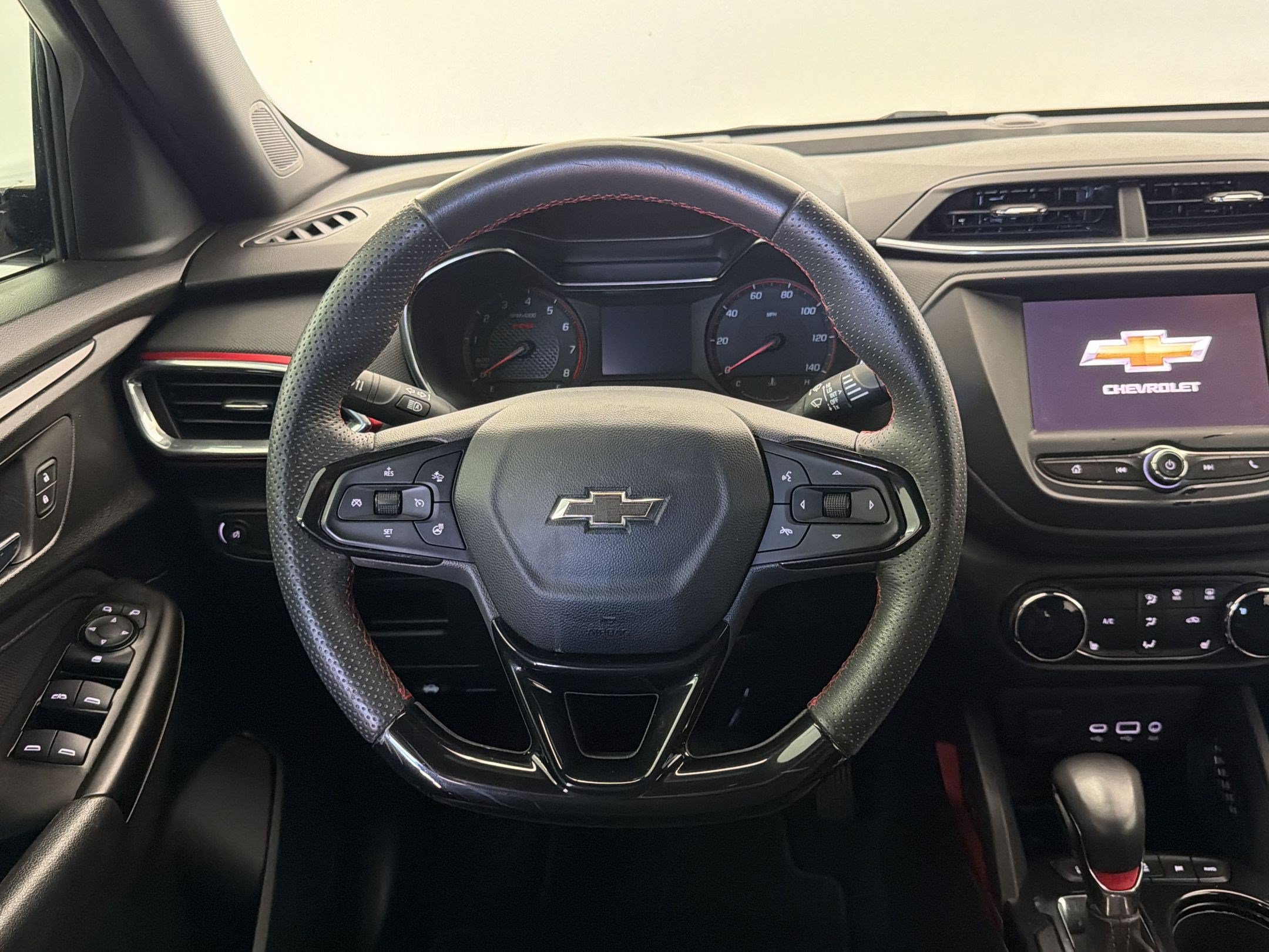Used 2023 Chevrolet TrailBlazer RS AWD/4WD image 29