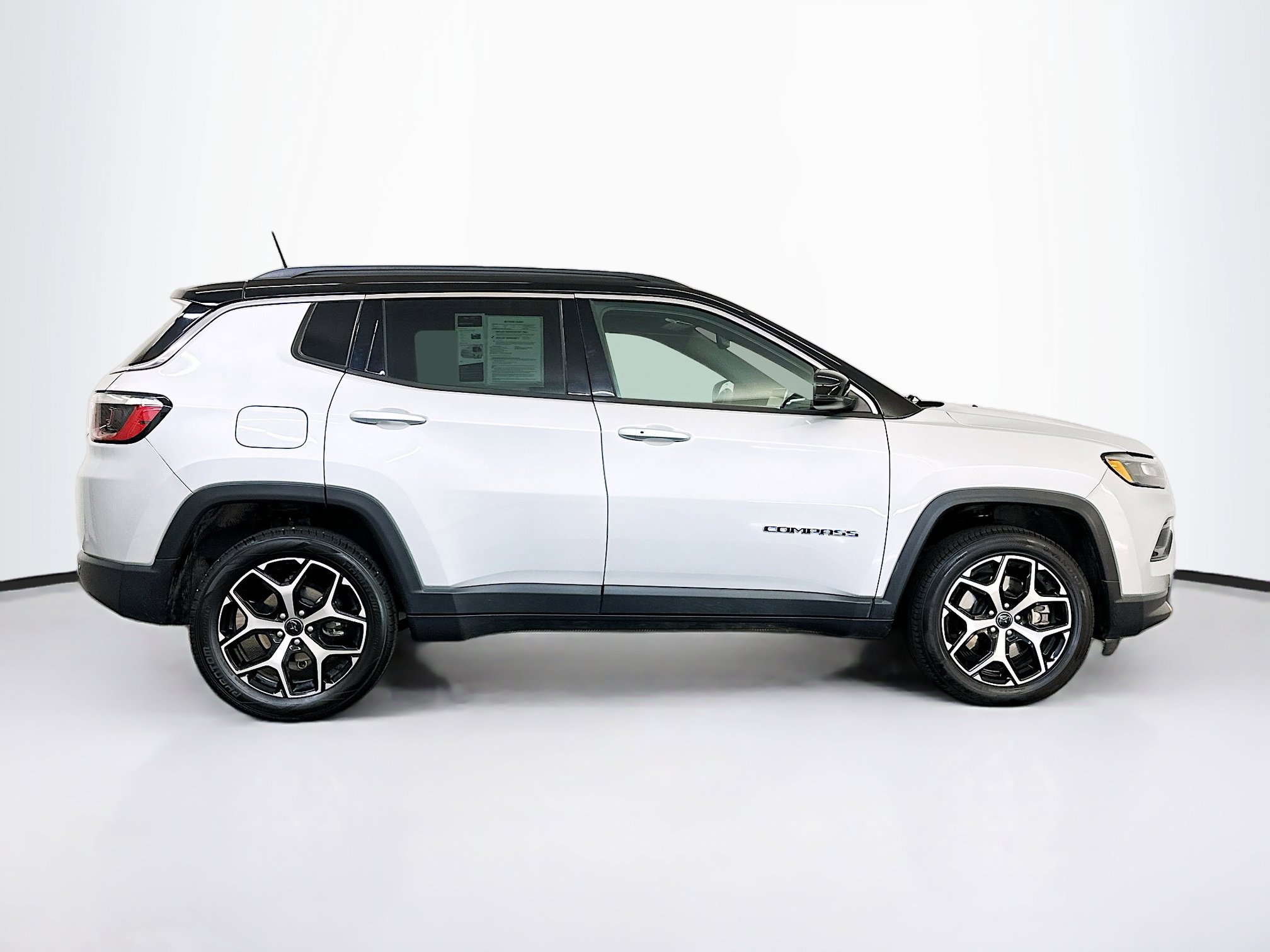 Used 2025 Jeep Compass Limited AWD/4WD image 10