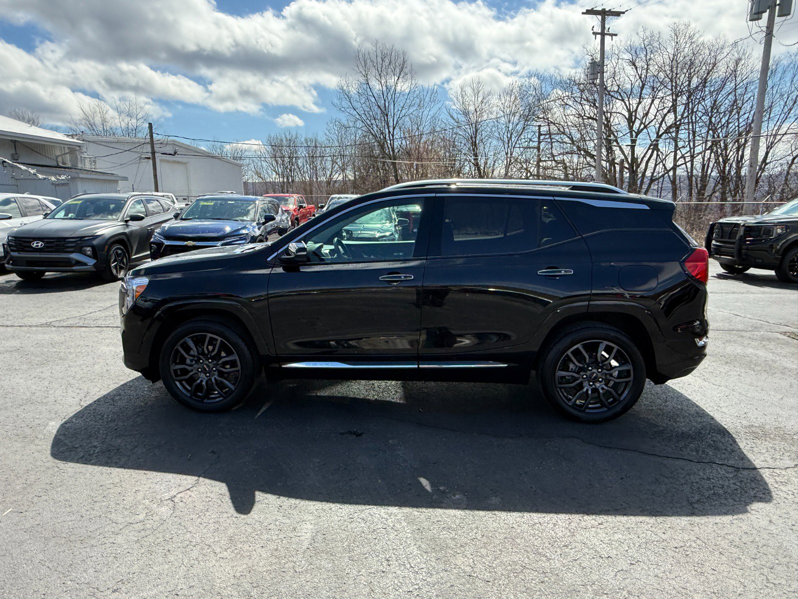 Used 2024 GMC Terrain Denali w/ Black Diamond Edition image 2