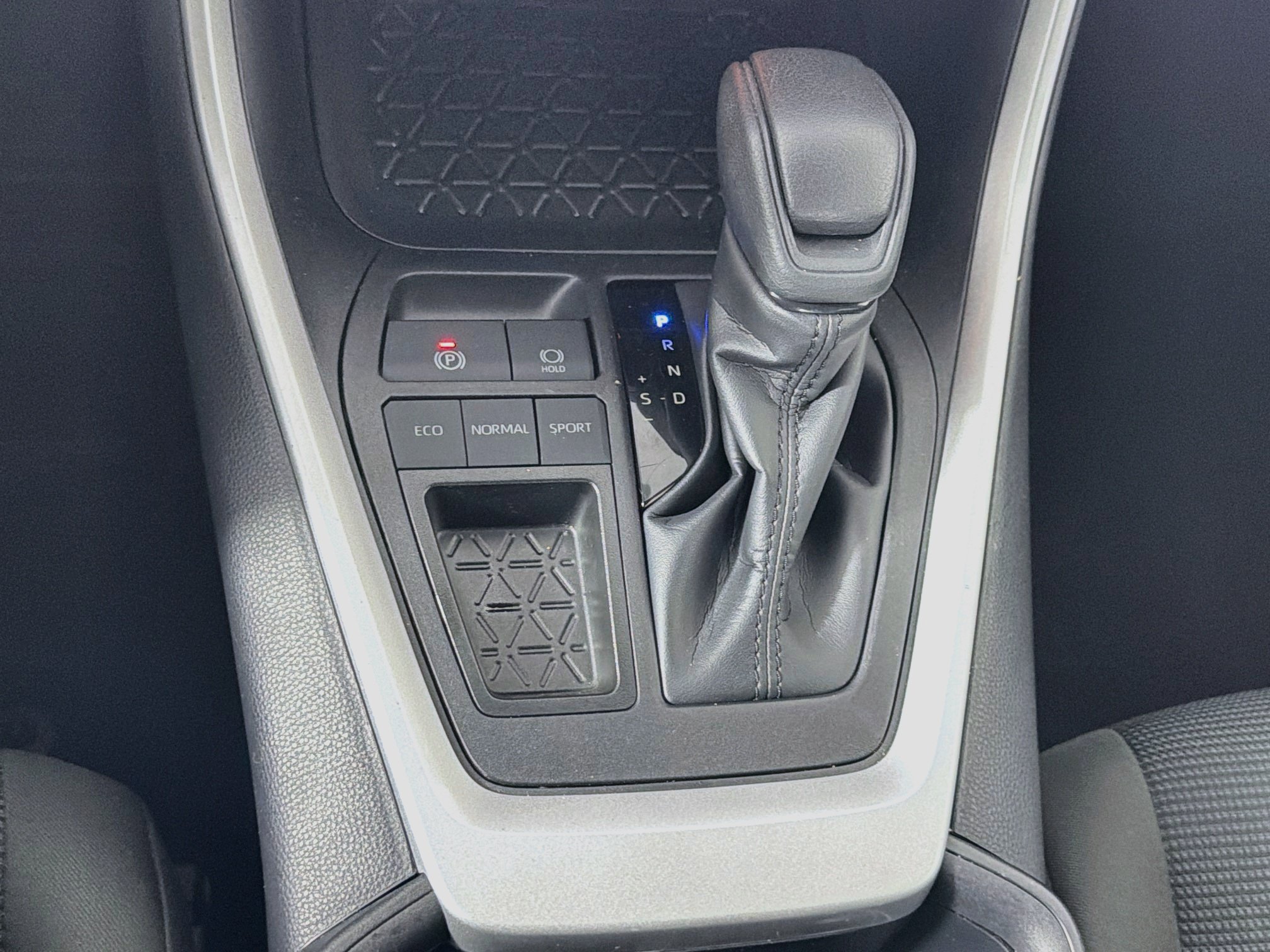 Used 2025 Toyota RAV4 LE FWD image 24