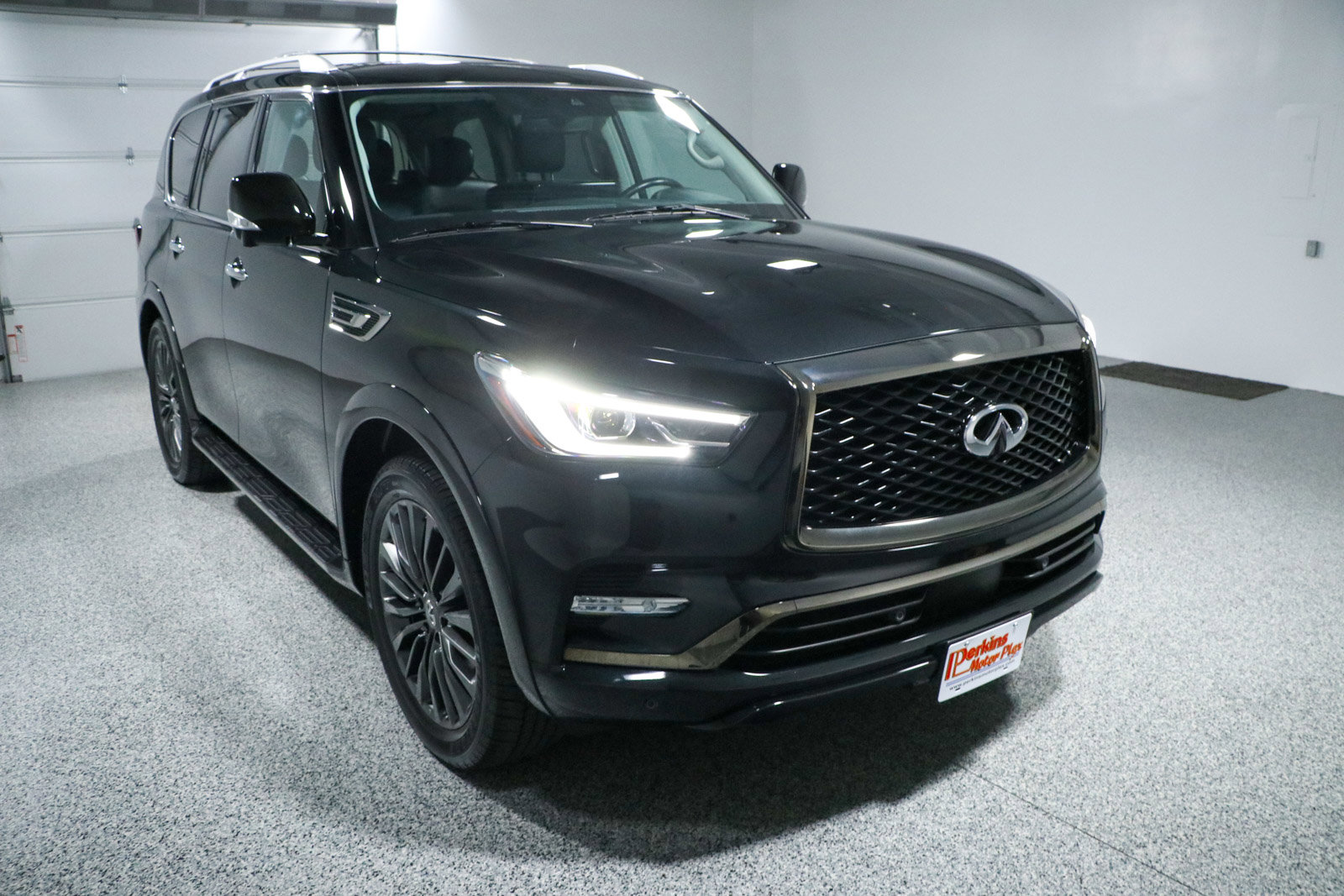 Used 2024 INFINITI QX80 Premium Select w/ All-Season Package image 5
