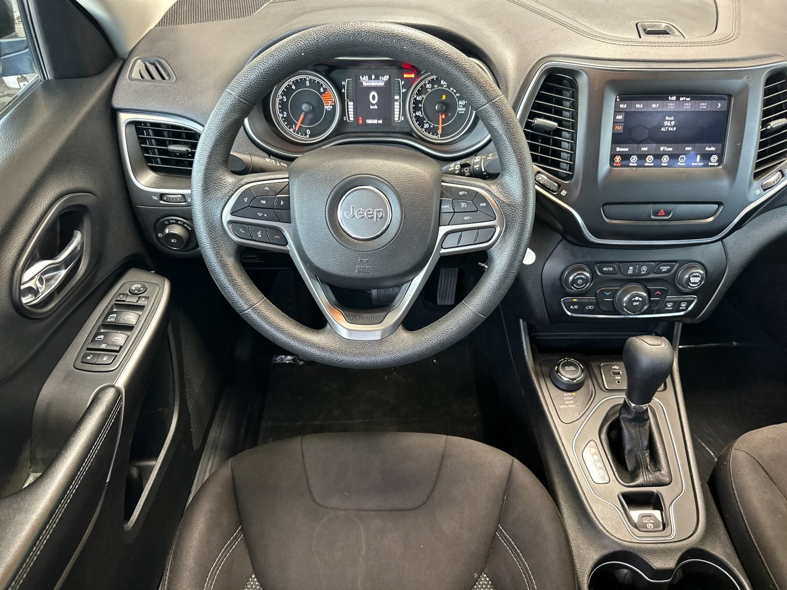 Used 2019 Jeep Cherokee Latitude w/ Popular Appearance Group AWD/4WD image 12