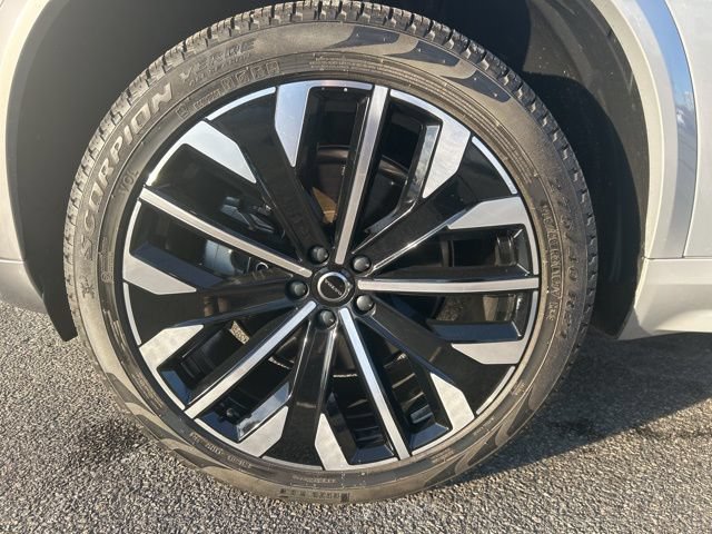 Used 2025 Volvo XC90 B6 Plus AWD/4WD image 10