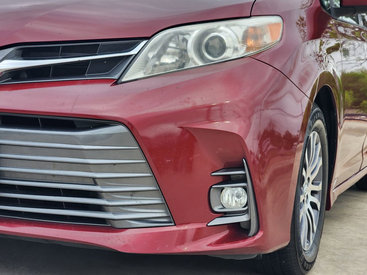 Used 2018 Toyota Sienna XLE image 9