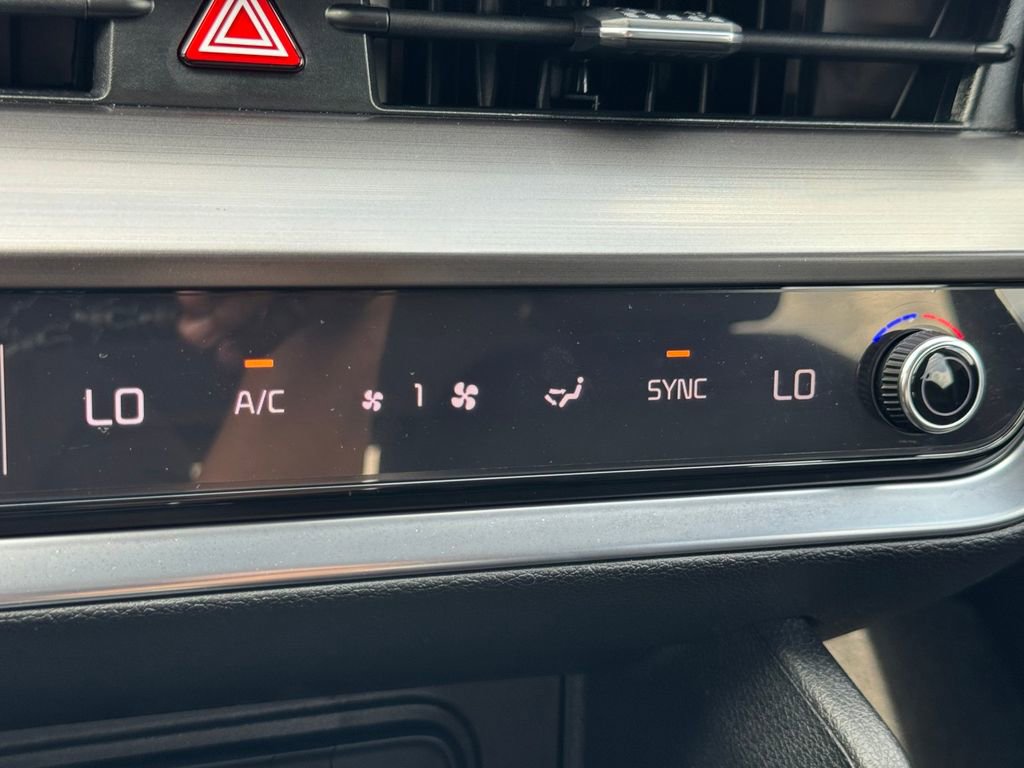 Certified 2025 Kia Sportage EX image 30