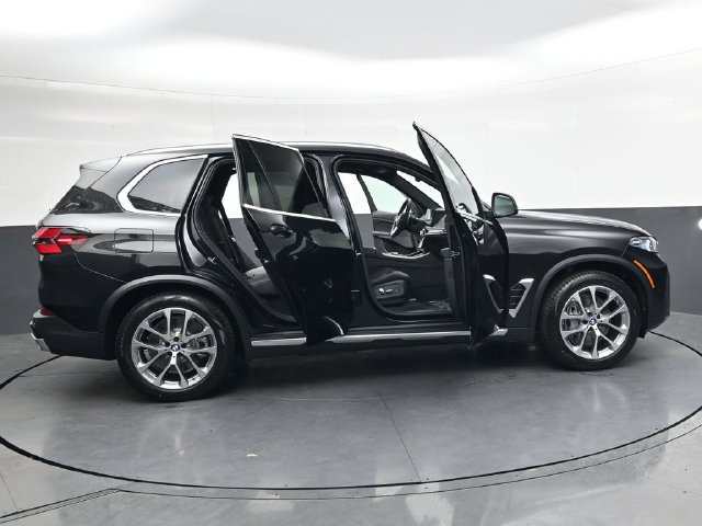 New 2026 BMW X5 xDrive50e w/ Executive Package AWD/4WD image 38