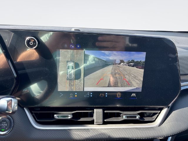 New 2027 Chevrolet Equinox LT w/ Convenience Package II FWD image 17