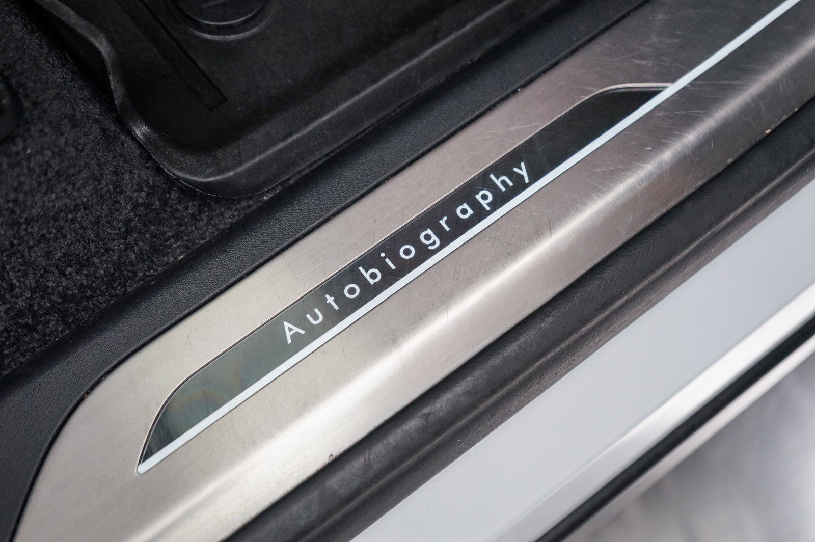 Used 2024 Land Rover Range Rover Long Wheelbase Autobiography AWD/4WD image 17