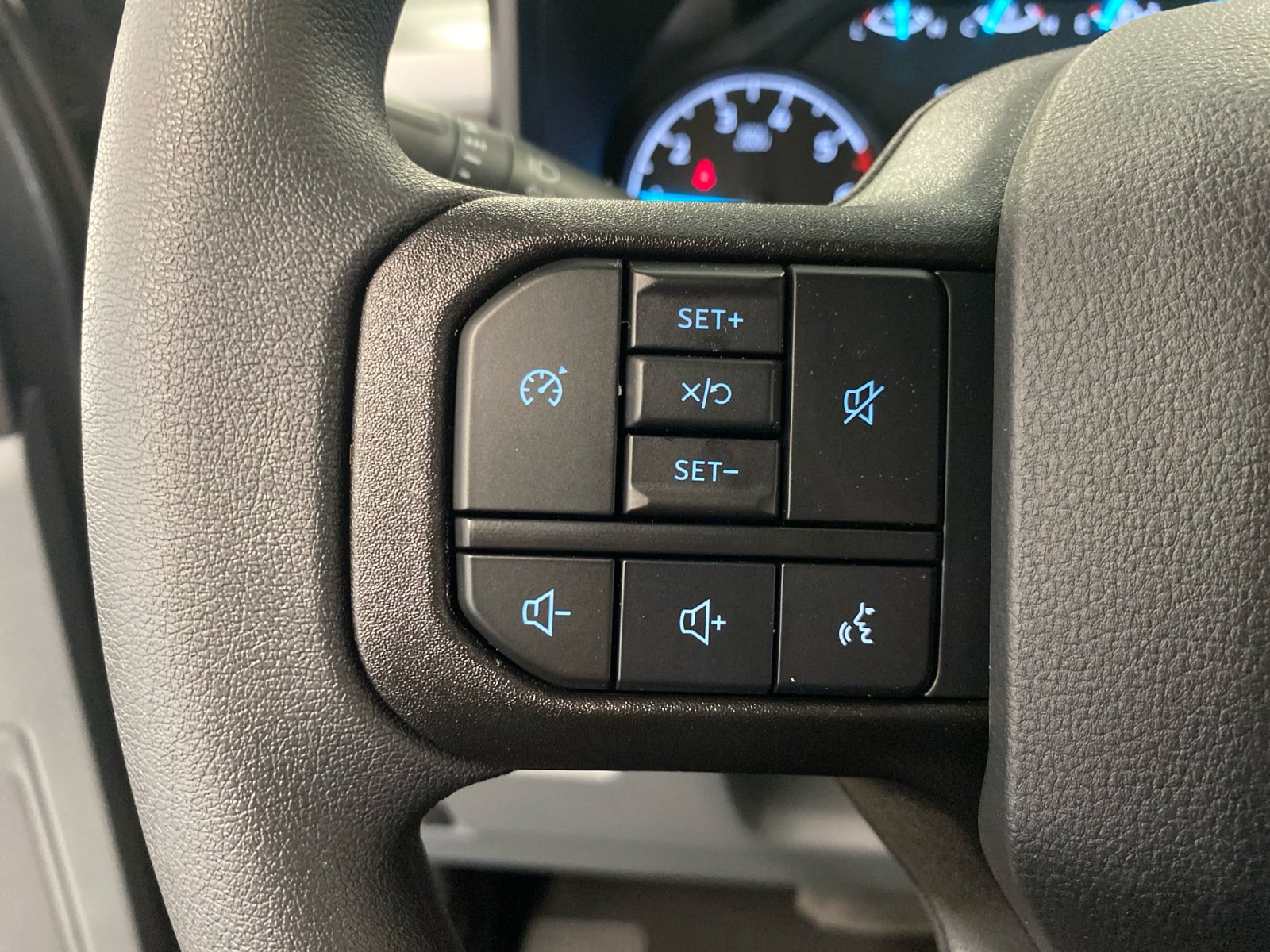 New 2026 Ford F350 XLT w/ FX4 Off-Road Package AWD/4WD image 21