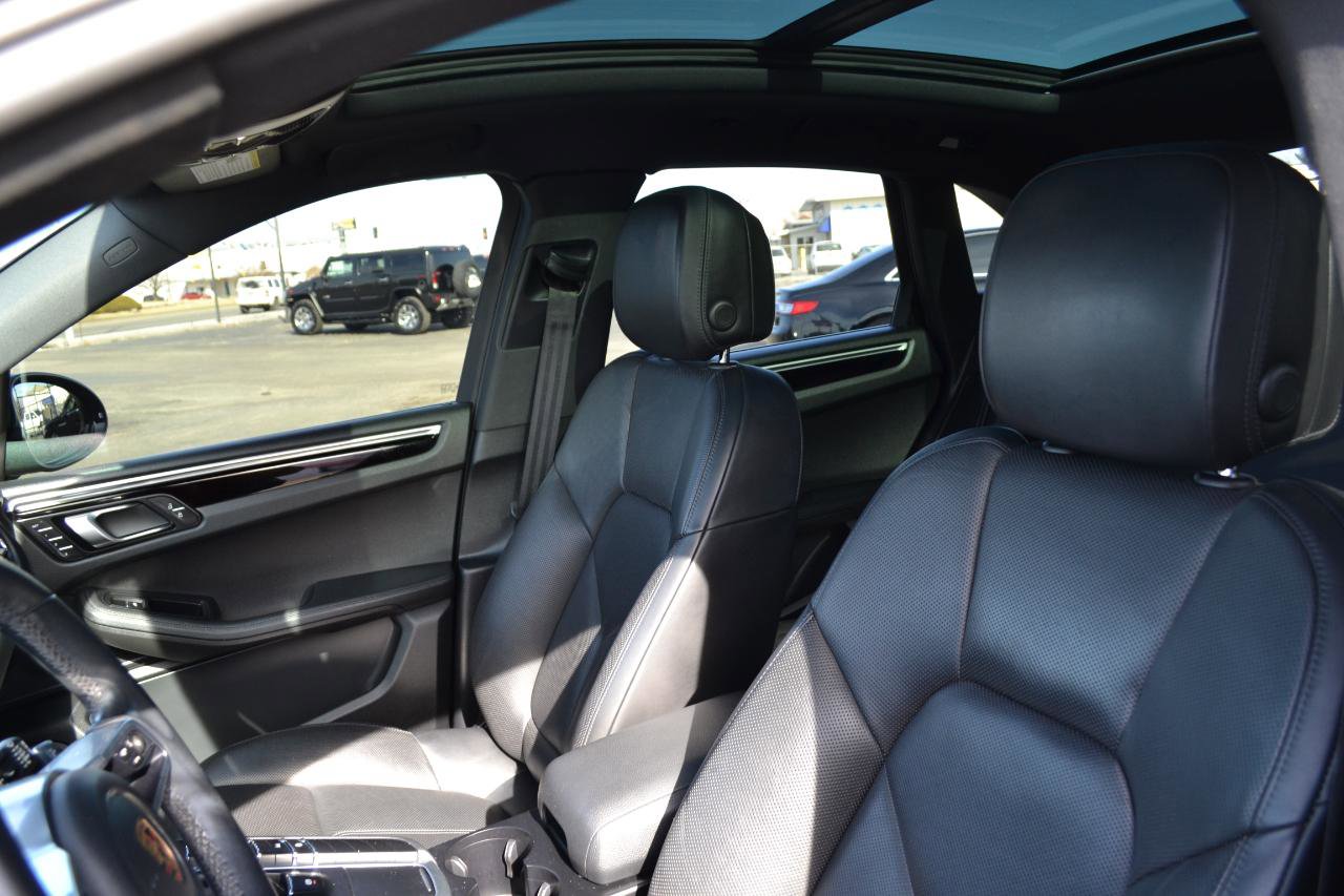 Used 2019 Porsche Macan S image 25