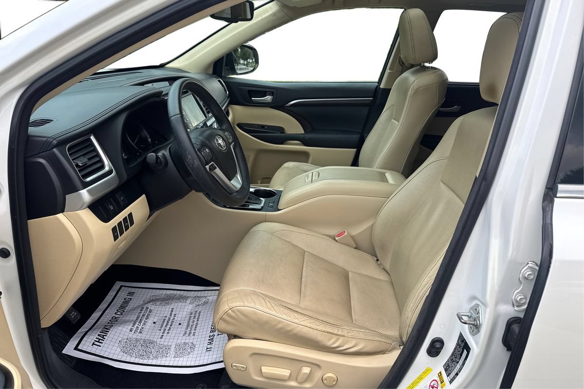 Used 2014 Toyota Highlander Limited FWD image 9