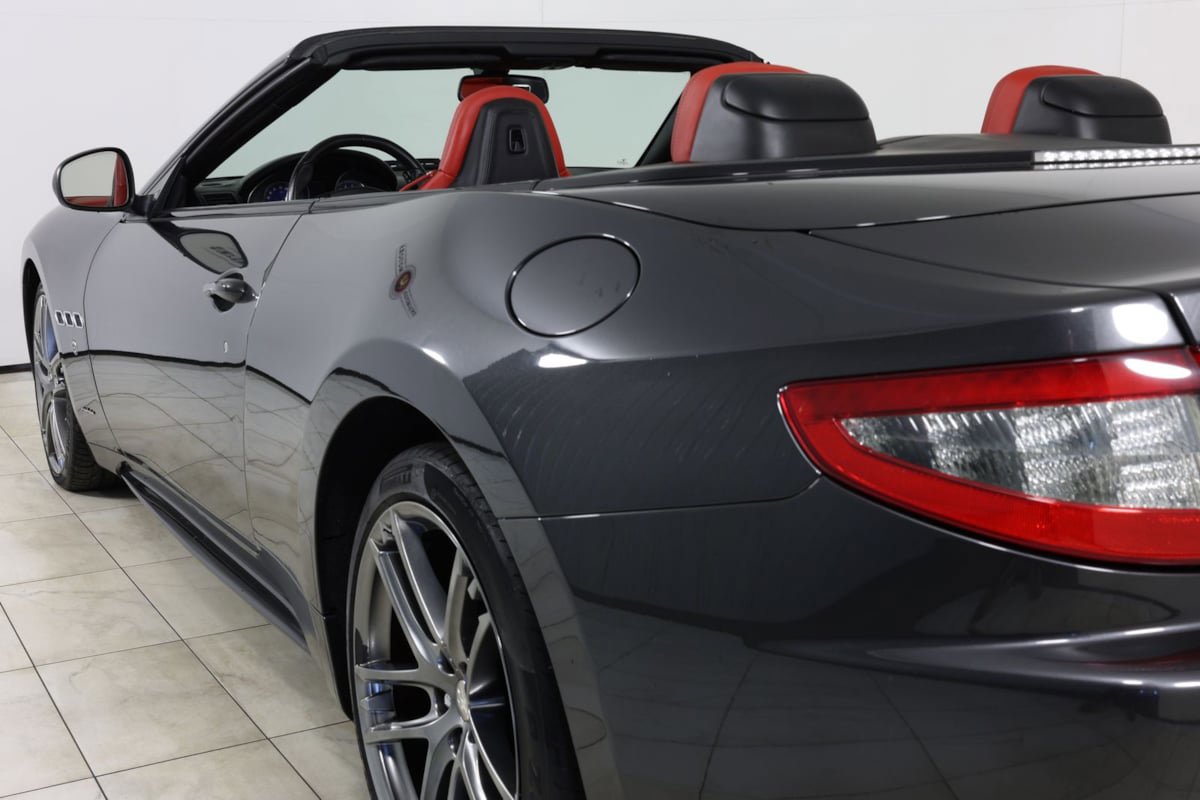 Used 2017 Maserati GranTurismo Convertible RWD image 44