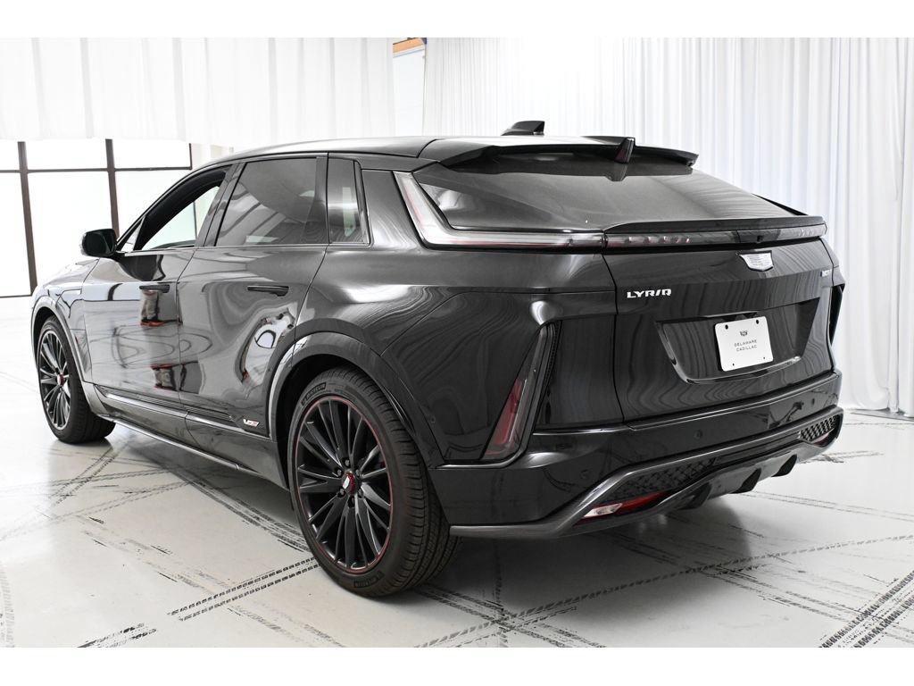 New 2026 Cadillac Lyriq V w/ Exterior Carbon Fiber Package AWD/4WD image 5