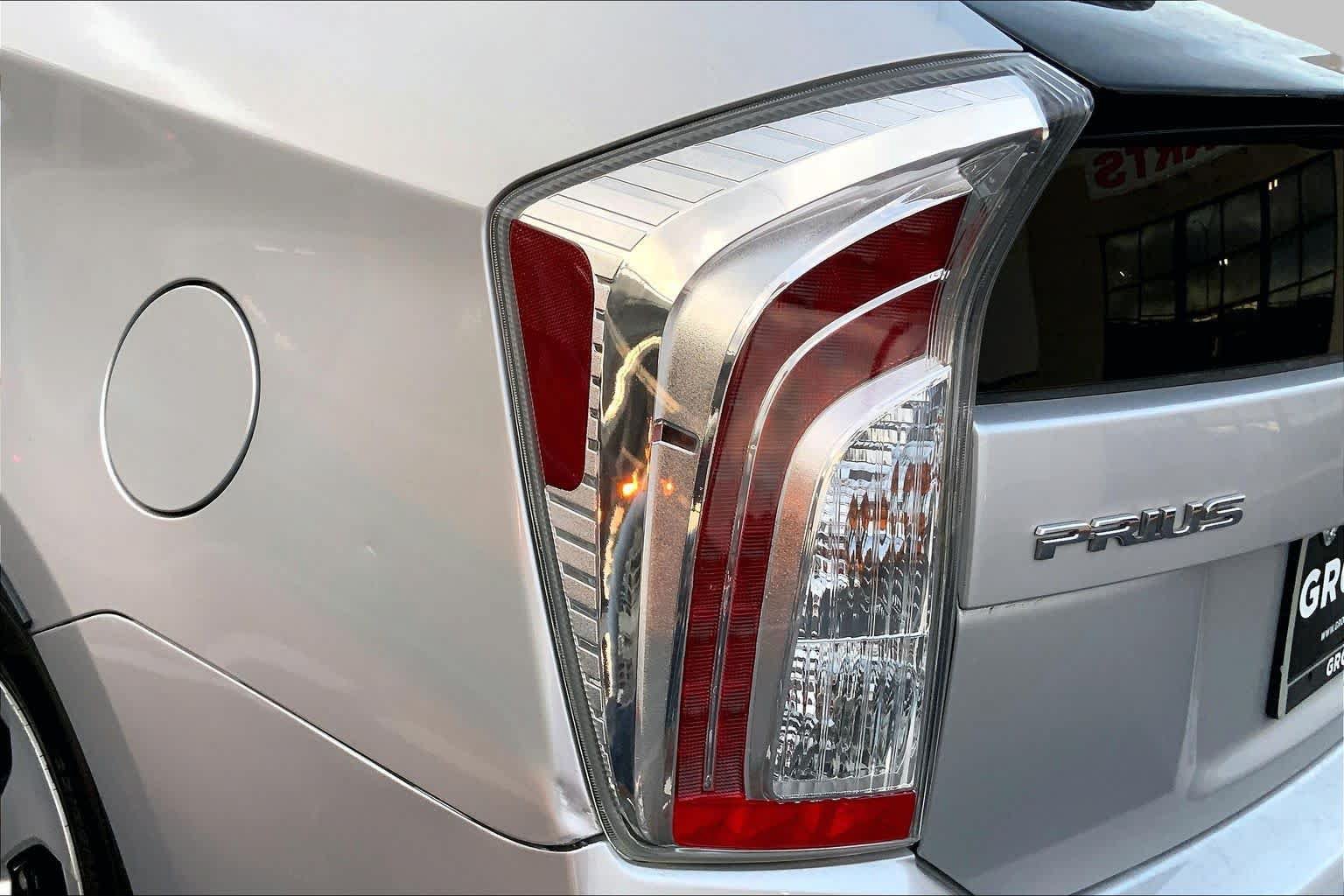 Used 2015 Toyota Prius Four FWD image 27