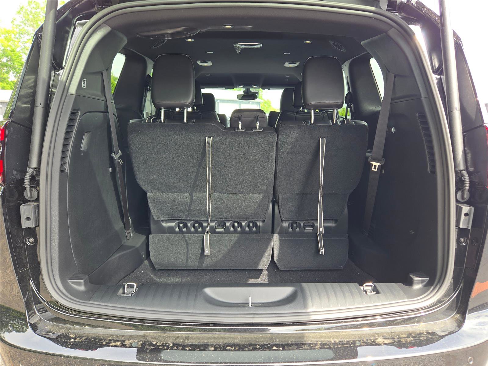 New 2027 Chrysler Pacifica Select FWD image 14