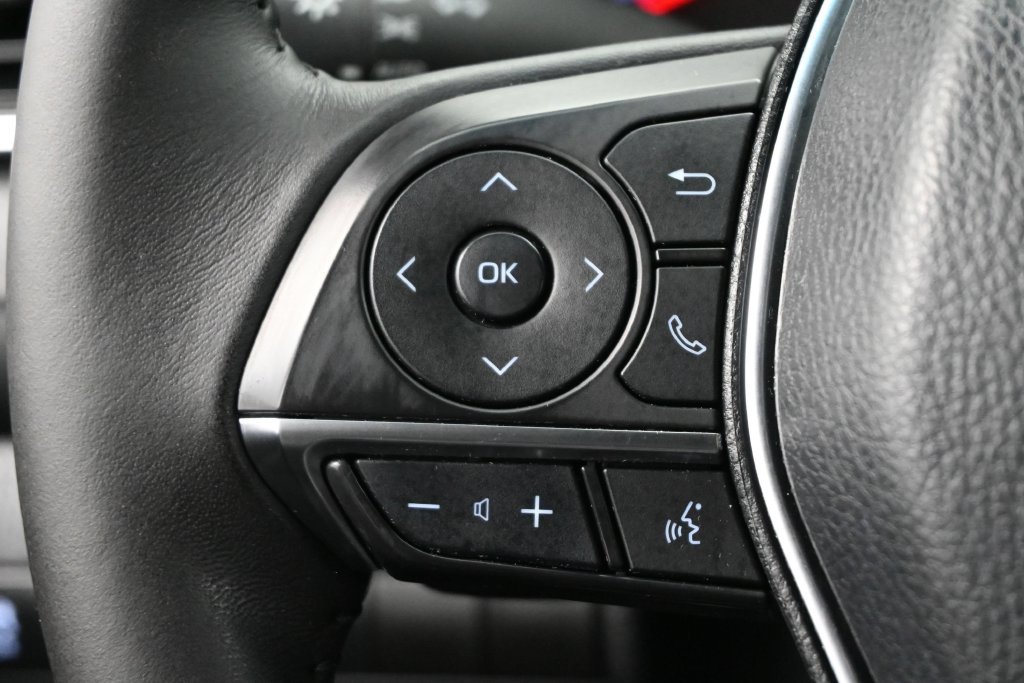 Used 2018 Toyota Camry XSE FWD image 5