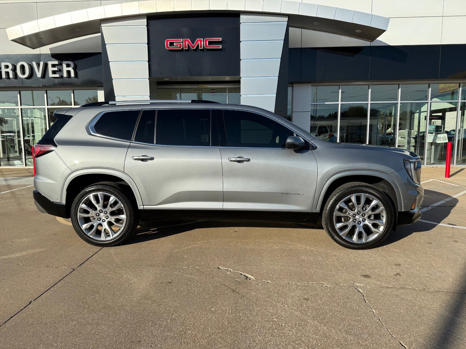 Certified 2024 GMC Acadia Denali w/ Super Cruise Package image 3