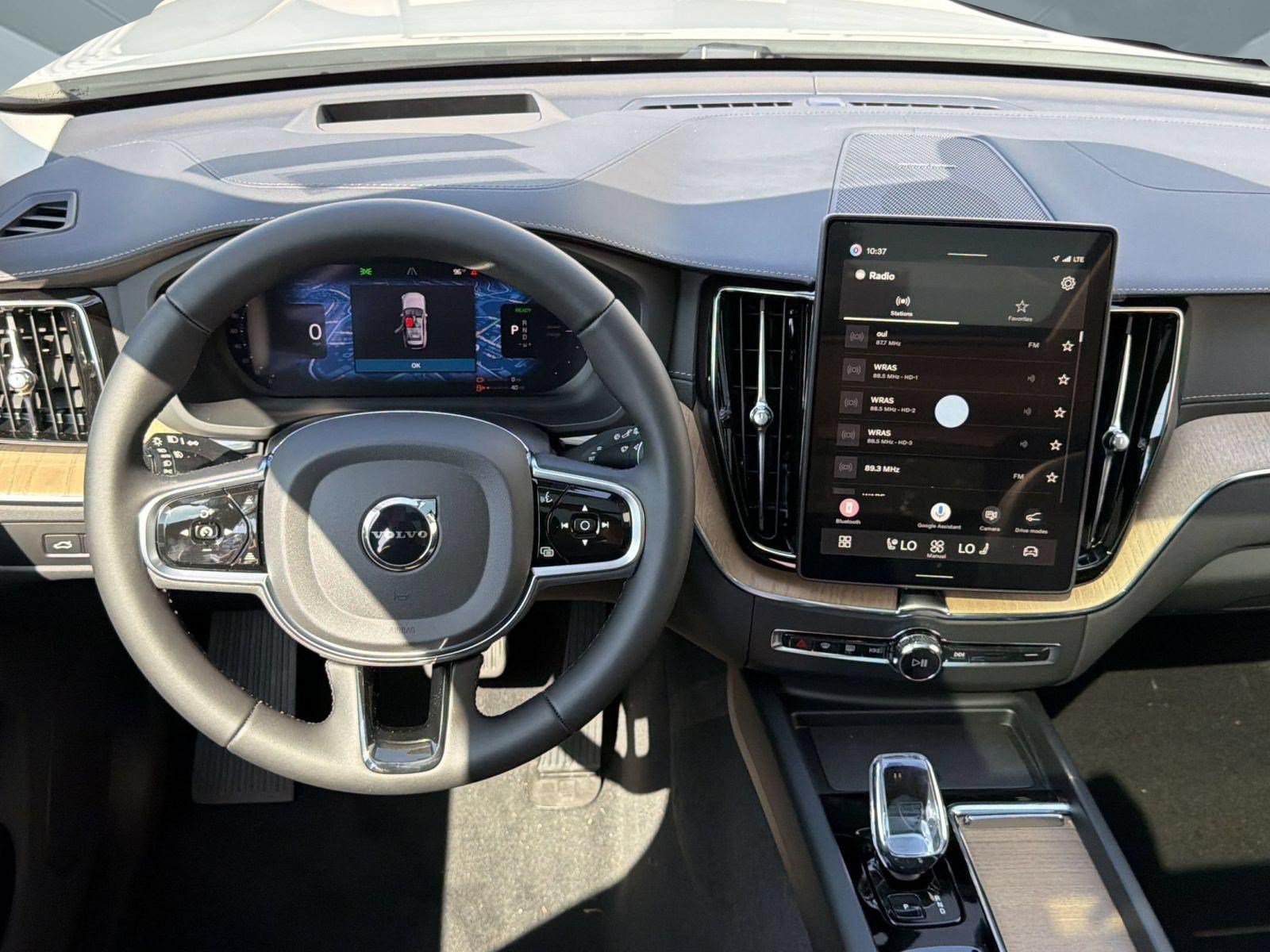 New 2026 Volvo XC60 T8 Ultra w/ Climate Package AWD/4WD image 28