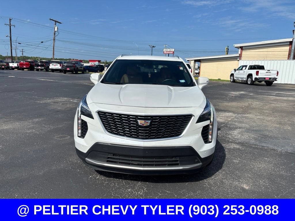 Used 2021 Cadillac XT4 Premium Luxury FWD image 2