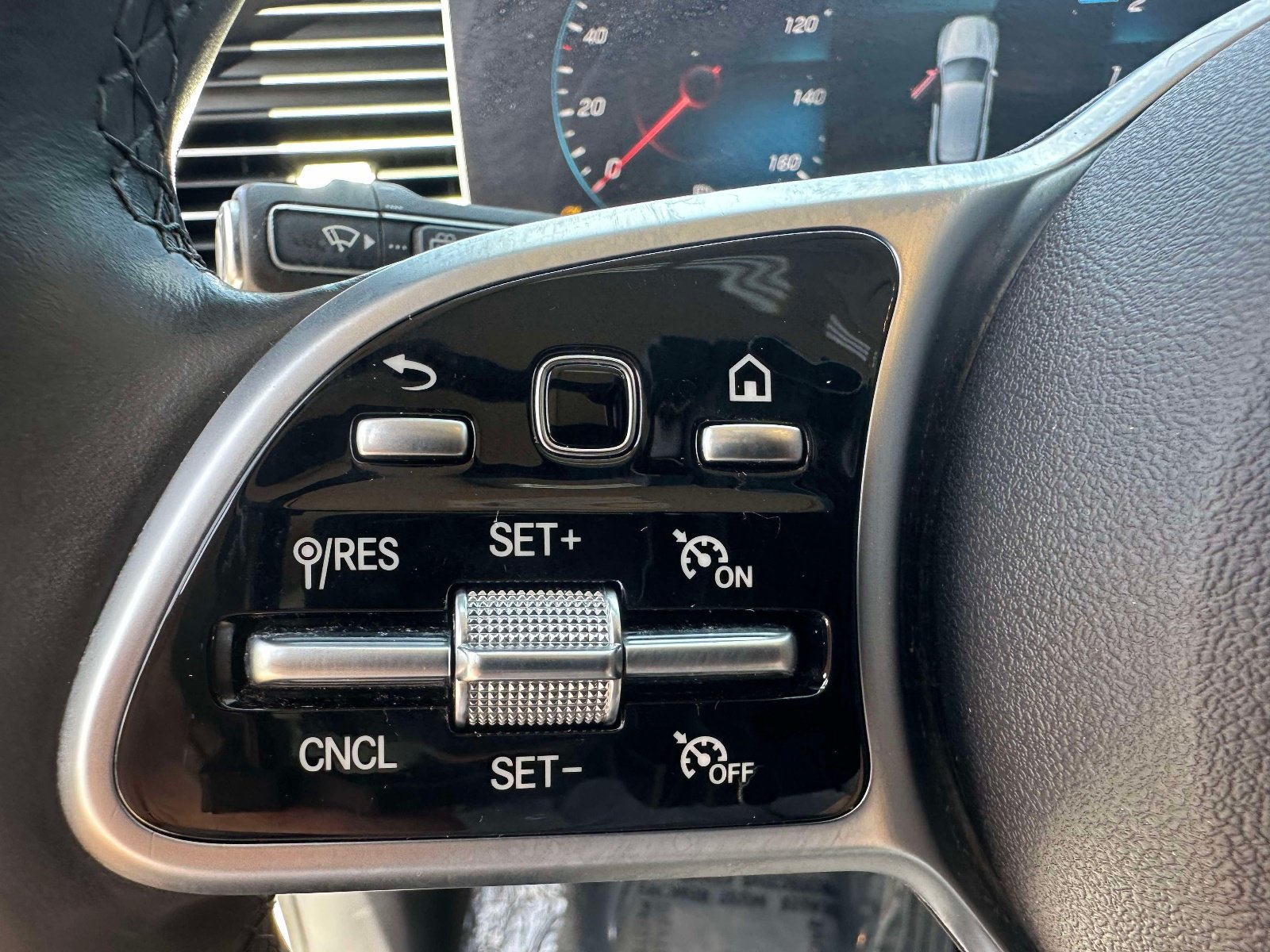 Used 2020 Mercedes-Benz GLE 350 4MATIC image 17