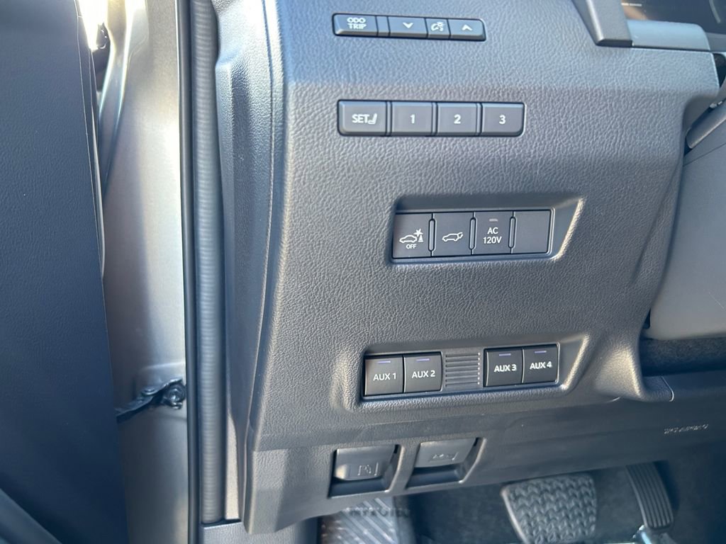 Used 2026 Lexus GX 550 AWD/4WD image 19