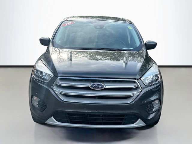 Used 2019 Ford Escape SE image 4