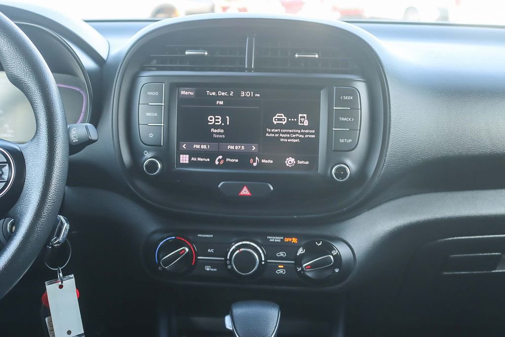 Used 2023 Kia Soul LX w/ LX Technology Package image 17