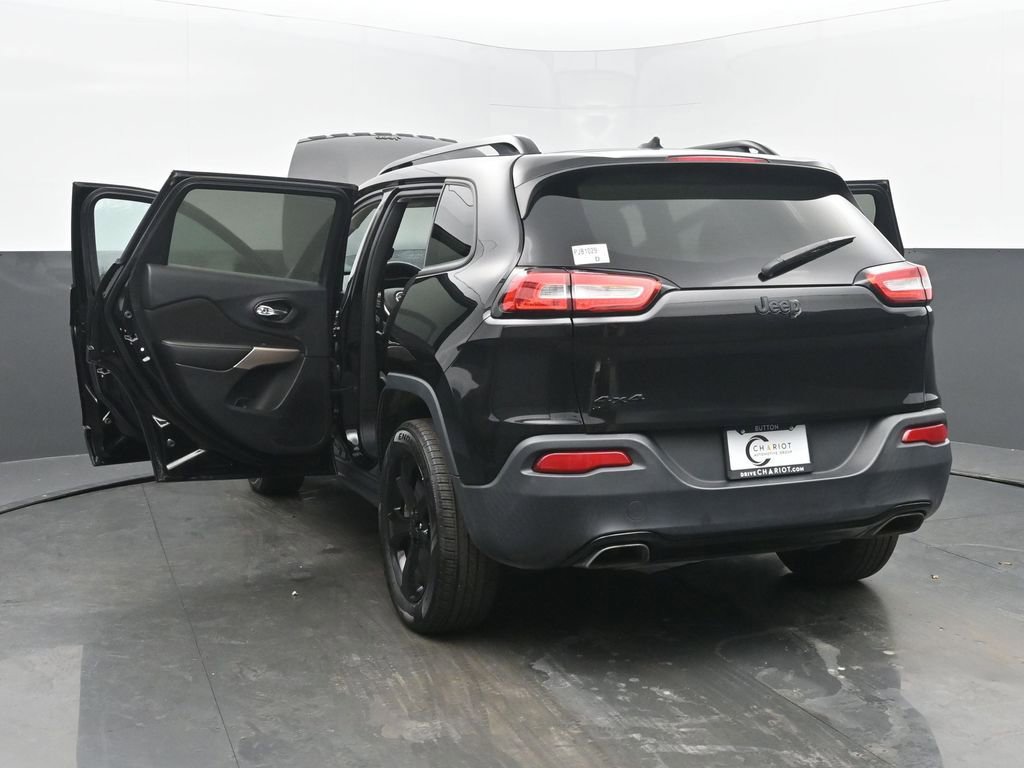Used 2017 Jeep Cherokee Altitude image 55