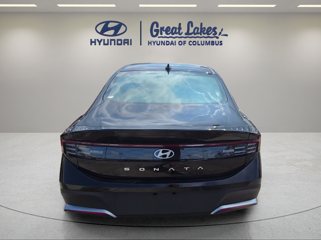 Used 2026 Hyundai Sonata SE FWD image 4