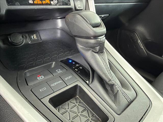 Used 2025 Toyota RAV4 XLE FWD image 30