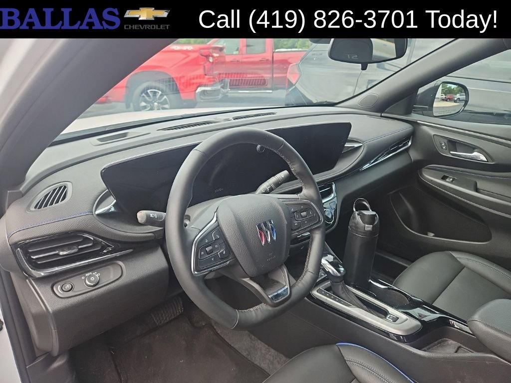Certified 2025 Buick Envista Sport Touring w/ Convenience I Package FWD image 8