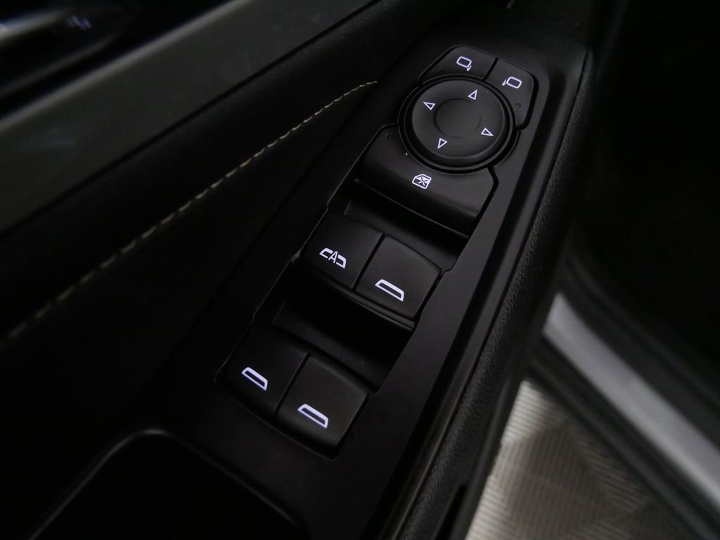 Used 2023 Chevrolet Traverse LT AWD/4WD image 16