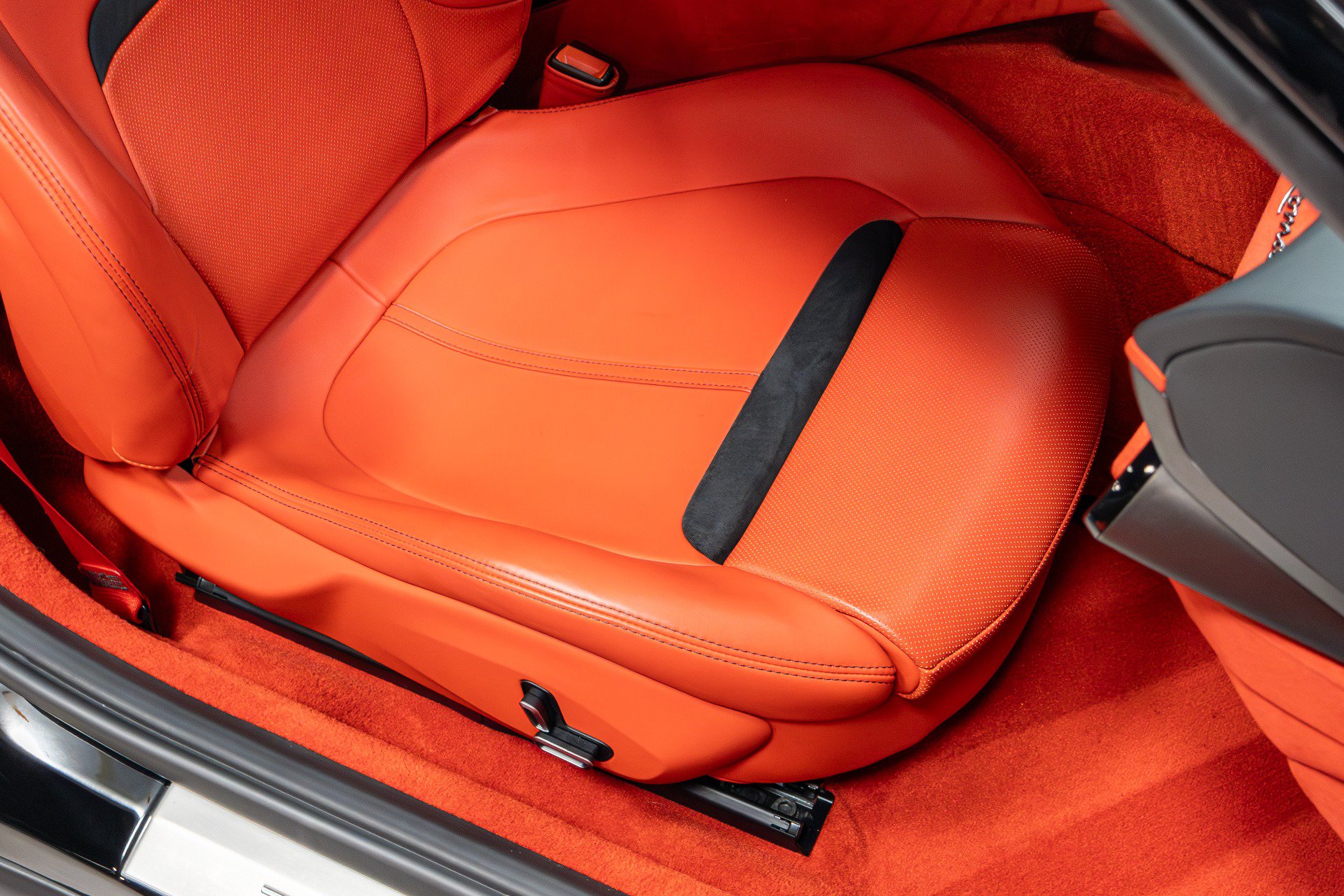 Used 2022 Ferrari Roma RWD image 26