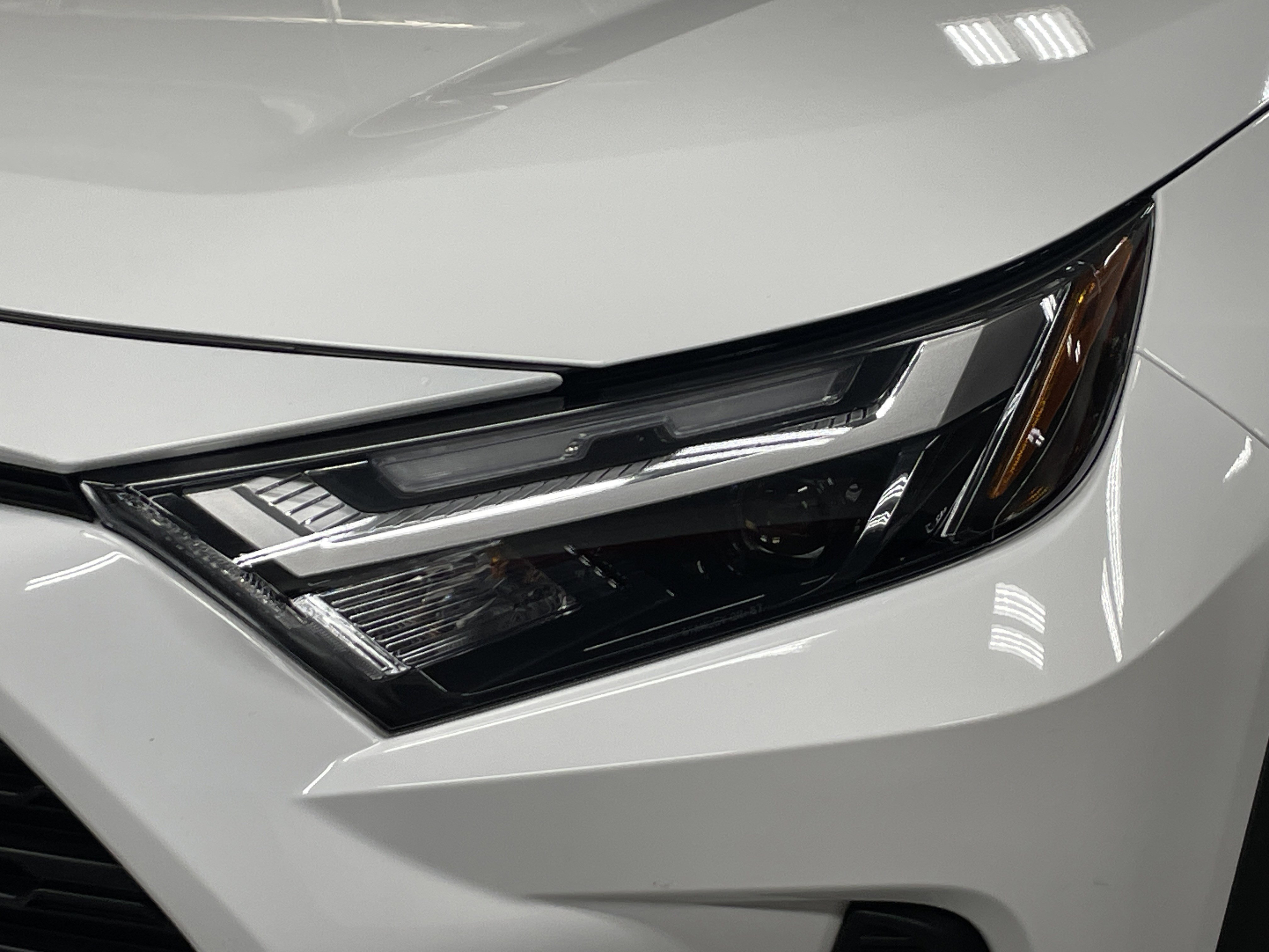 Used 2023 Toyota RAV4 XLE w/ Convenience Package FWD image 6