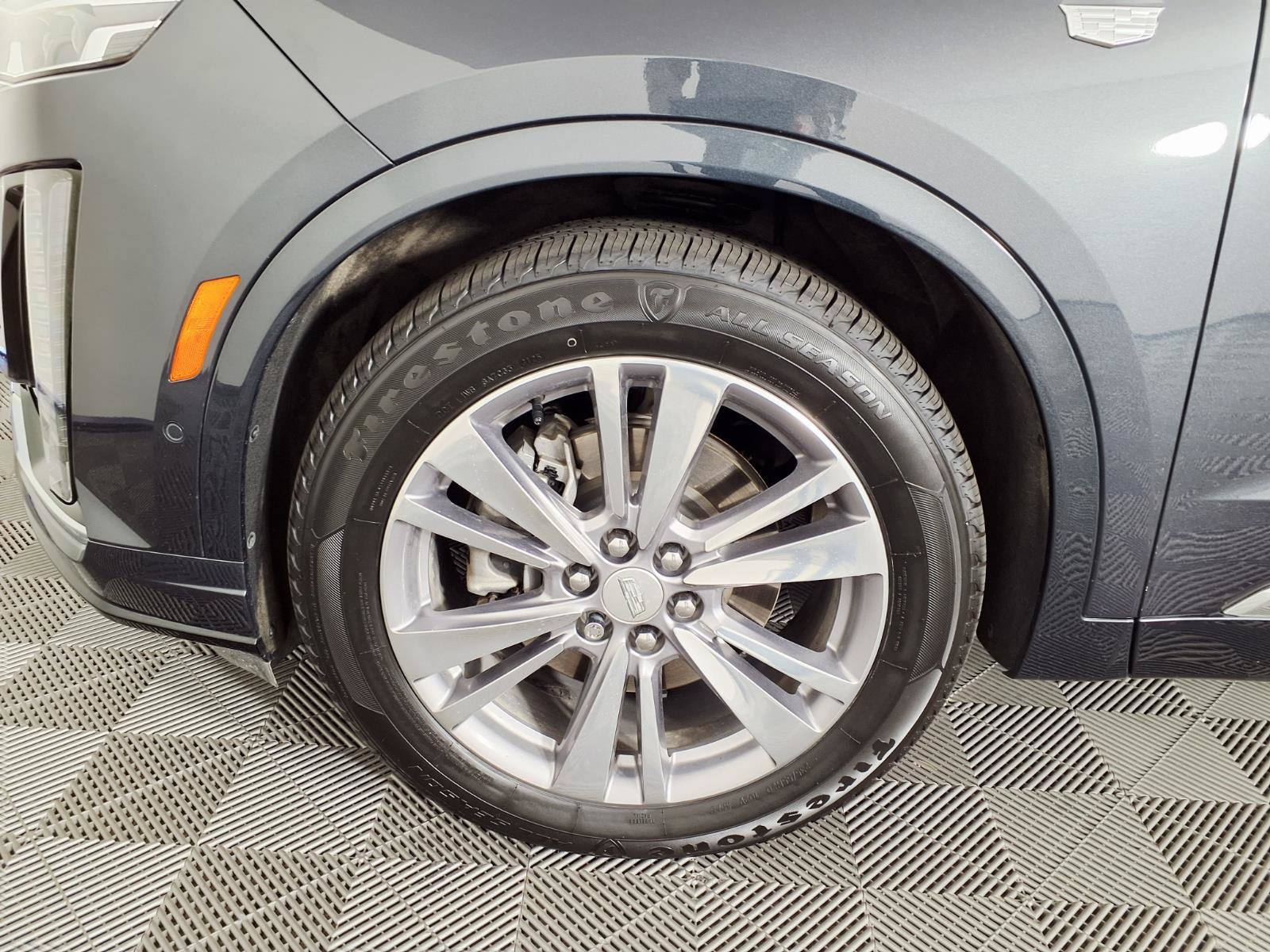 Certified 2023 Cadillac XT6 Premium Luxury w/ Technology Package FWD image 7