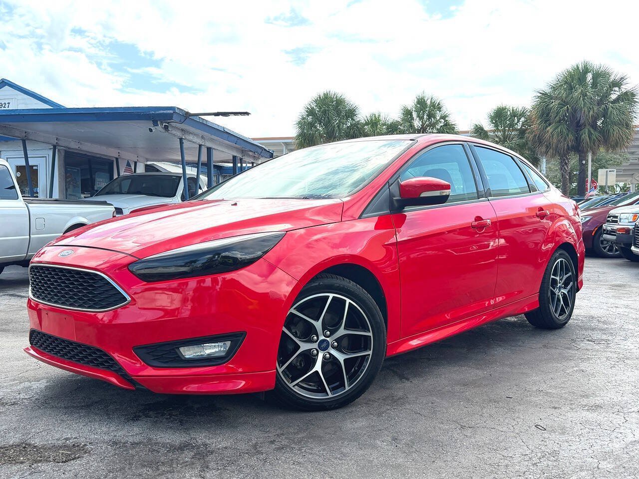 Used 2015 Ford Focus SE w/ SE Ecoboost Package FWD image 3