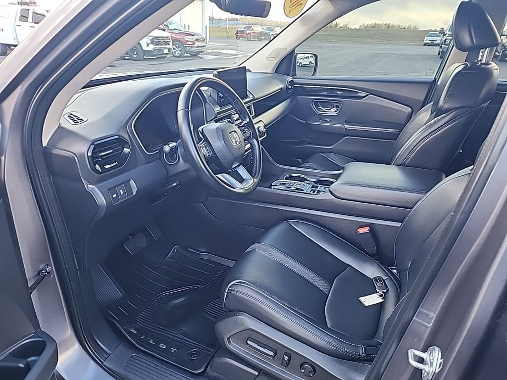 Used 2023 Honda Pilot Touring image 12