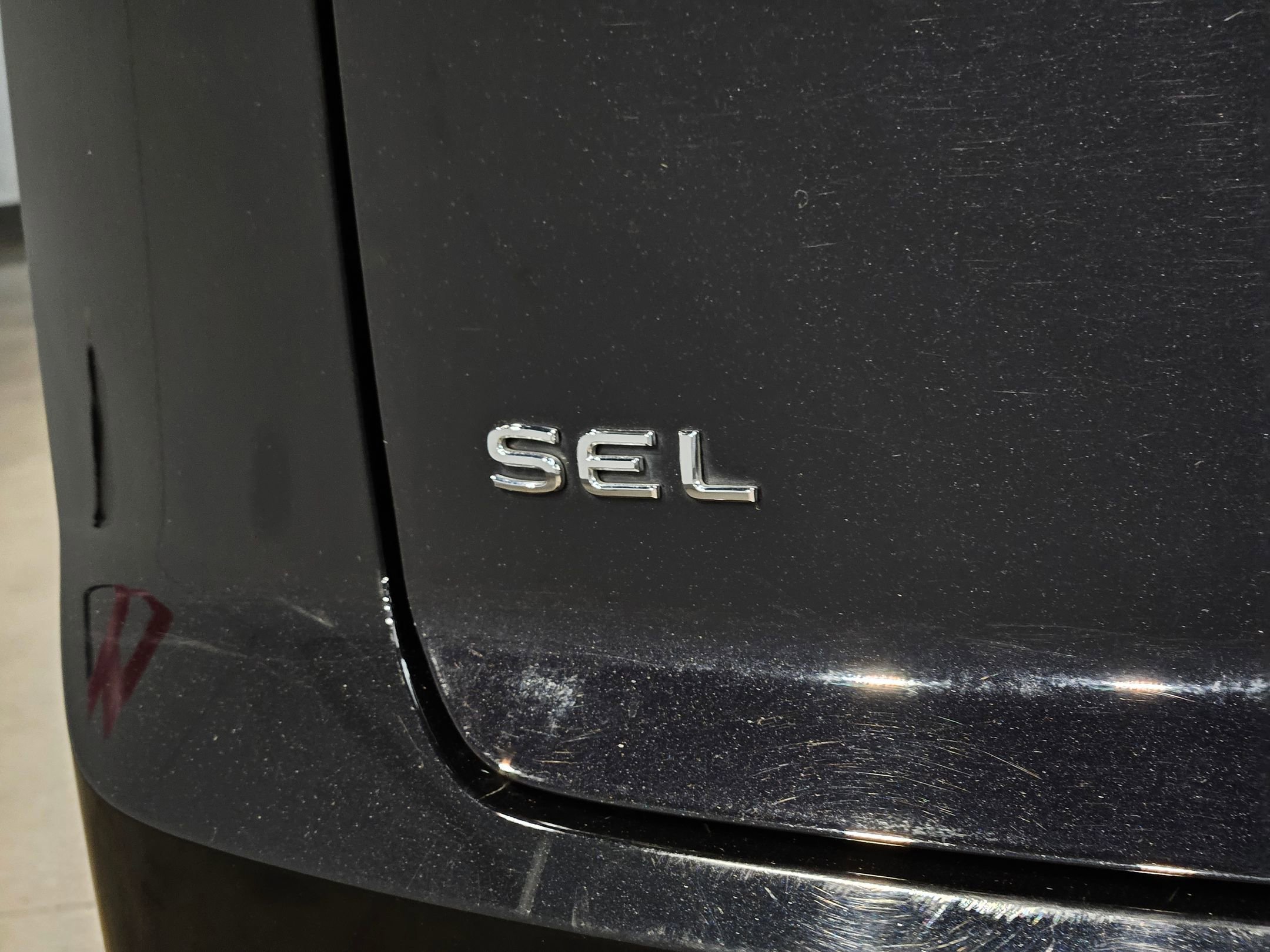 Used 2024 Volkswagen Atlas Cross Sport SEL R-Line image 38