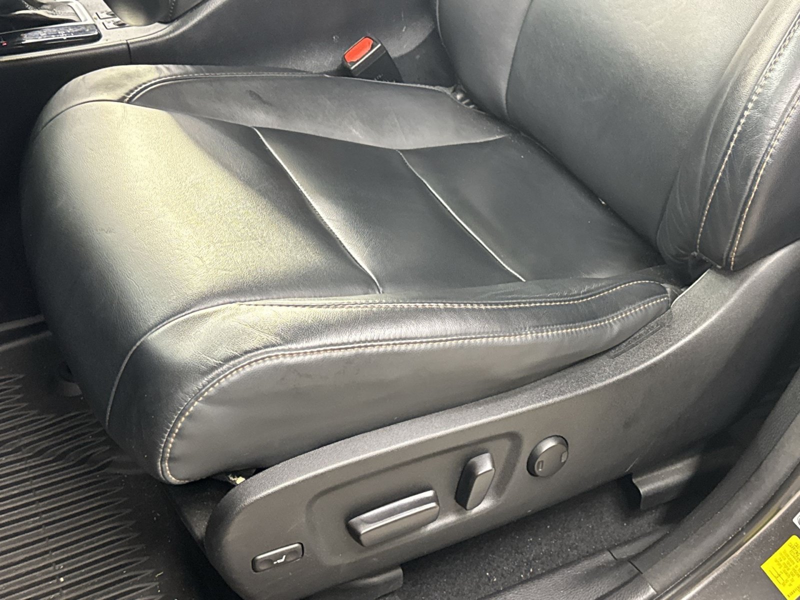 Used 2018 Toyota Highlander XLE AWD/4WD image 26