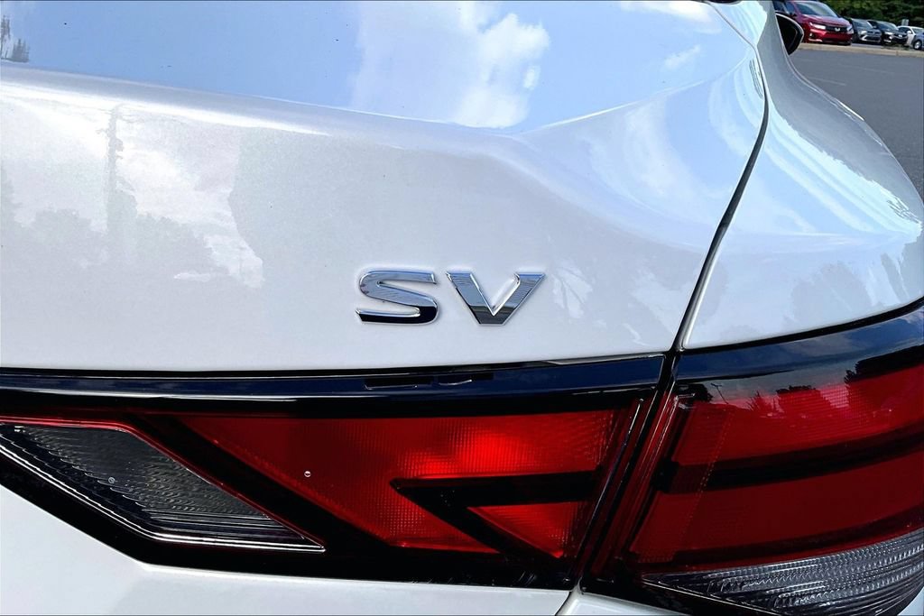 Used 2024 Nissan Sentra SV FWD image 25