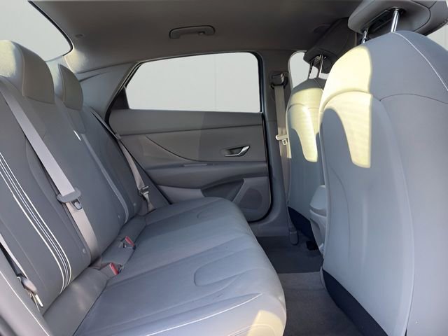 Used 2024 Hyundai Elantra SEL image 15